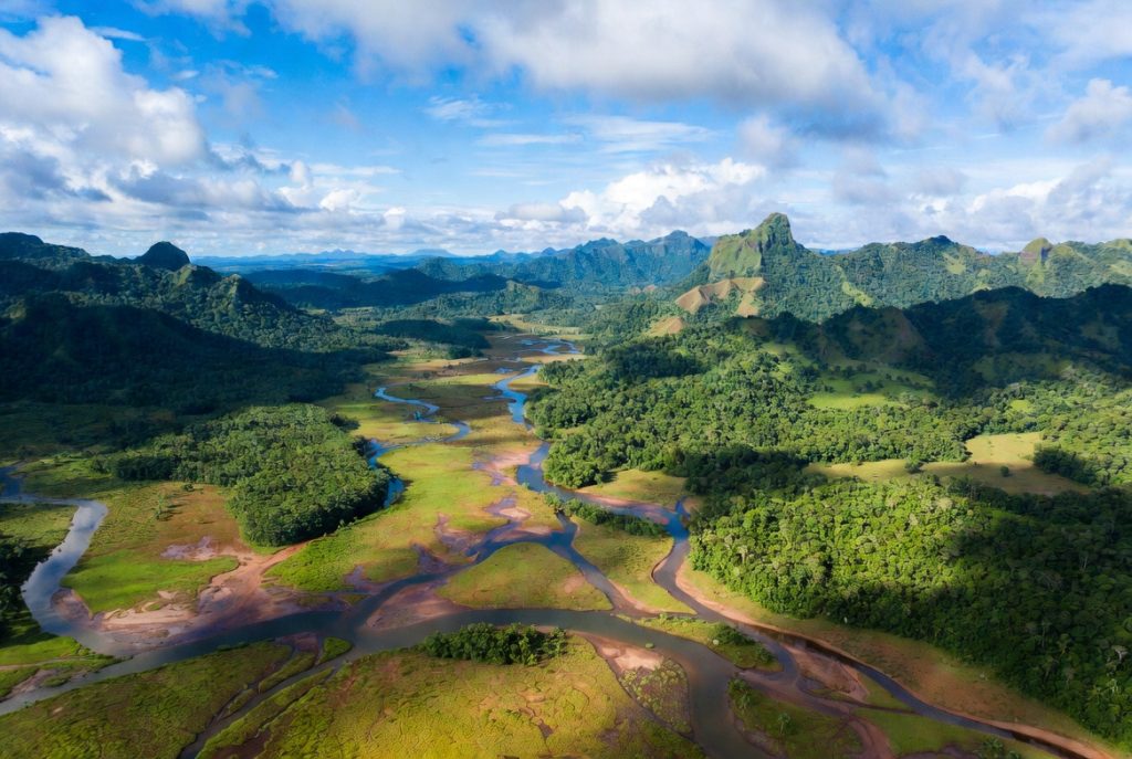 Pemandangan gugusan pulau karst di Piaynemo Raja Ampat Papua